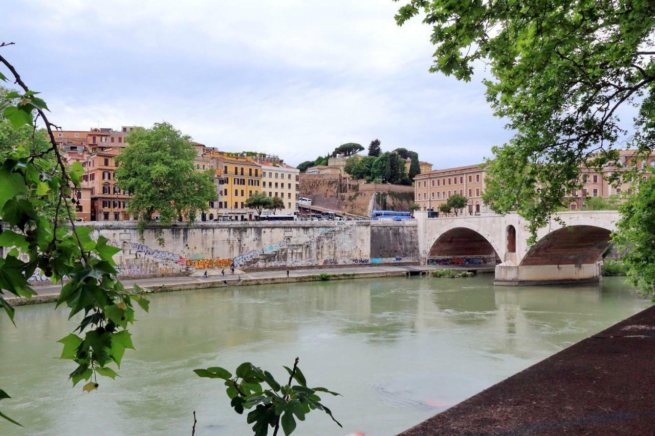 The Blu And Rome